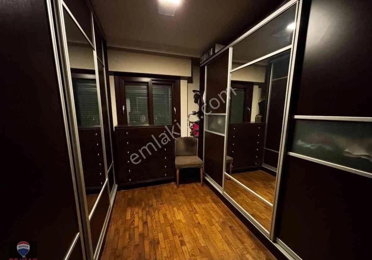 Bostanlı Akbank Sokağında 4+1 Satılık Bahçelı Dubleks Daıre - Görsel 3