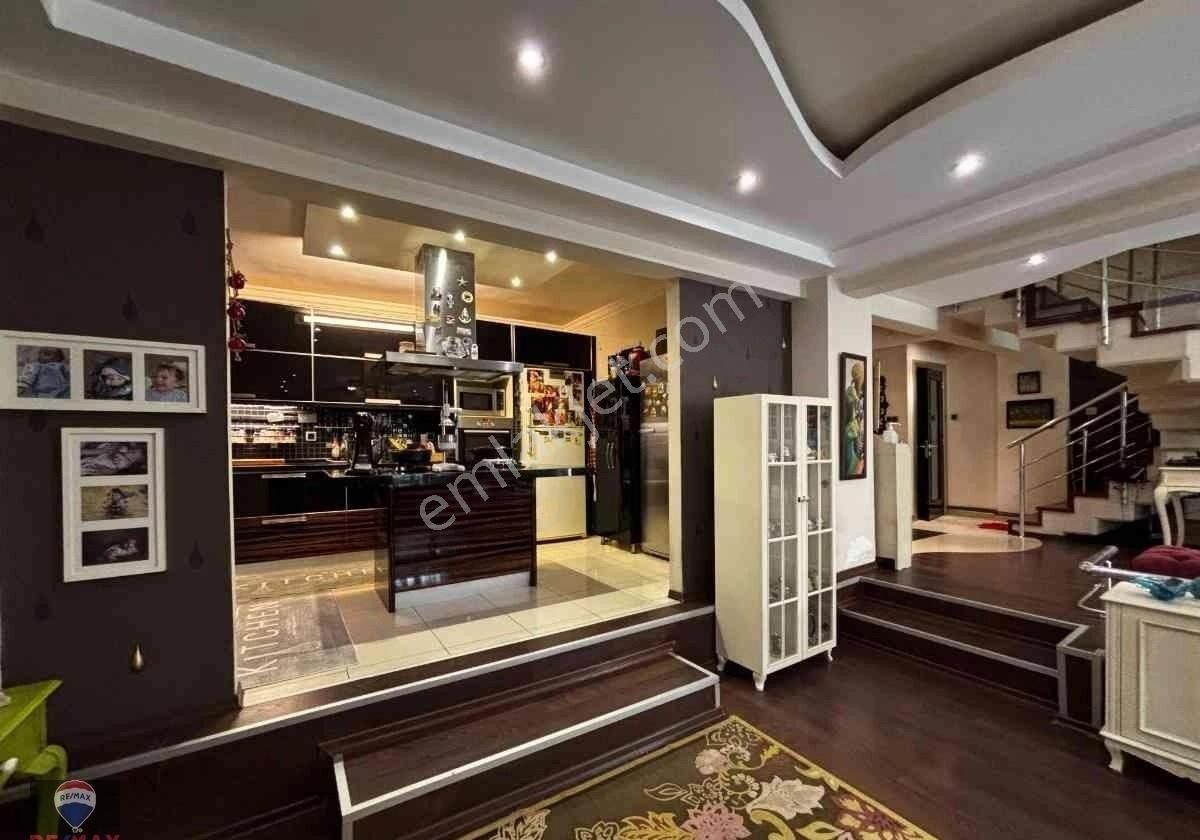 Bostanlı Akbank Sokağında 4+1 Satılık Bahçelı Dubleks Daıre - Görsel 22