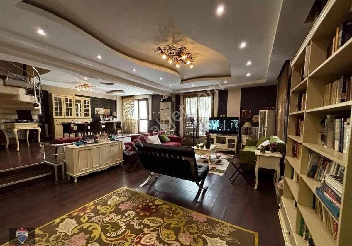 Bostanlı Akbank Sokağında 4+1 Satılık Bahçelı Dubleks Daıre - Görsel 10