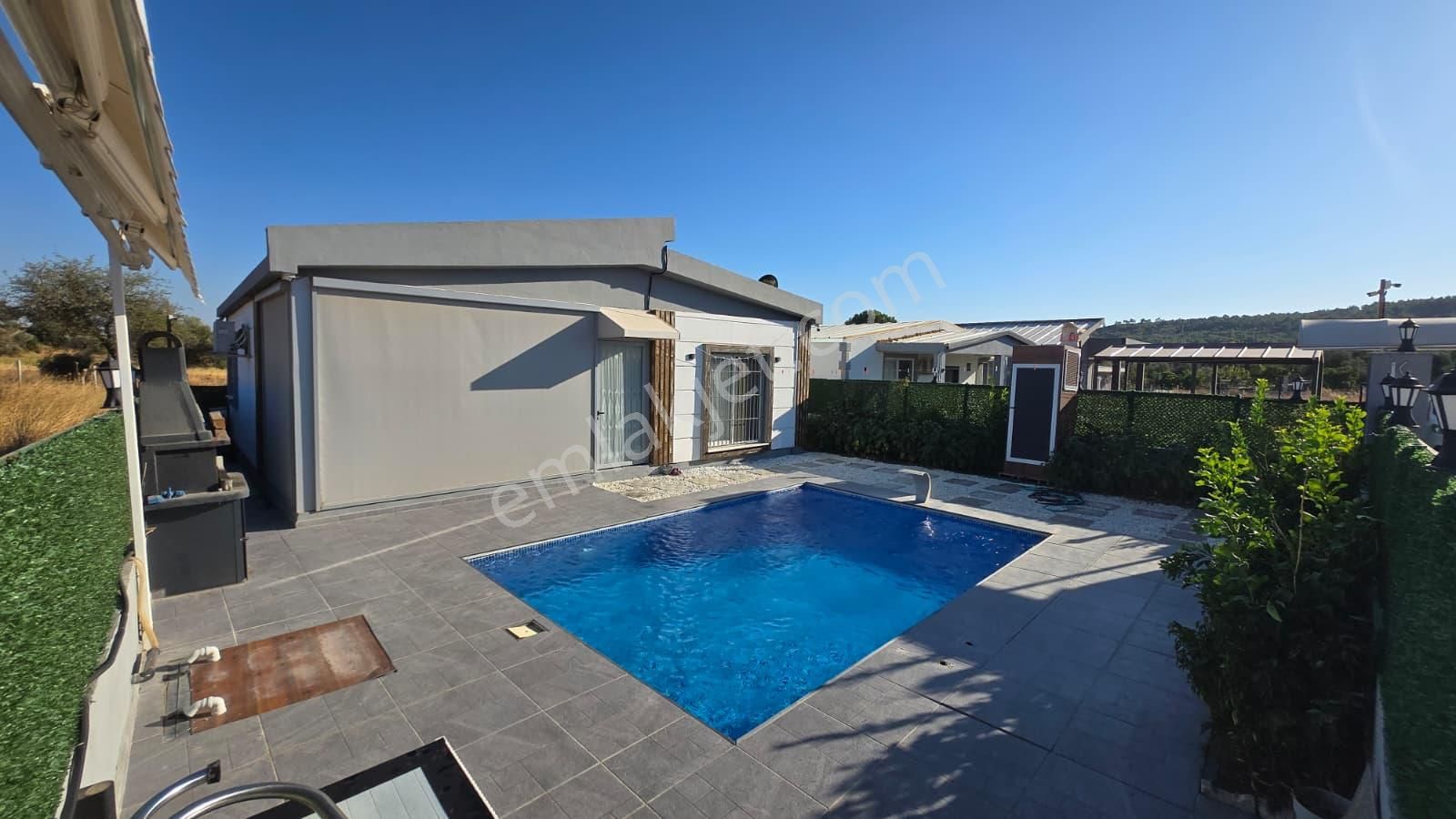 Menderes Akçaköy’de 300 M2 Arsa İçinde Havuzlu 3+1 Satılık Müstakil Ev – Eşyalı & Huzurlu Yaşam - Görsel 9