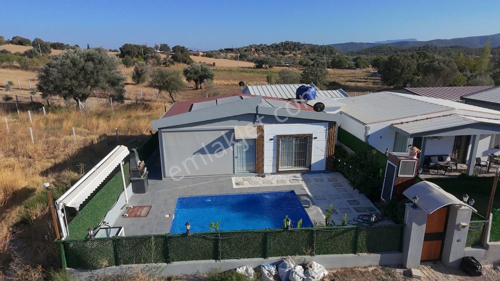 Menderes Akçaköy’de 300 M2 Arsa İçinde Havuzlu 3+1 Satılık Müstakil Ev – Eşyalı & Huzurlu Yaşam - Görsel 3