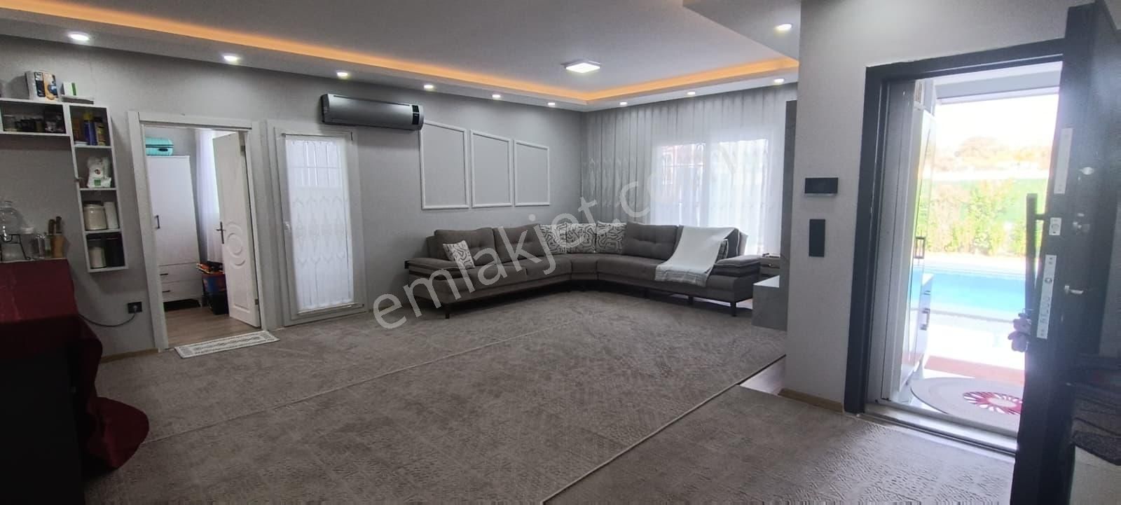 Menderes Akçaköy’de 300 M2 Arsa İçinde Havuzlu 3+1 Satılık Müstakil Ev – Eşyalı & Huzurlu Yaşam - Görsel 16