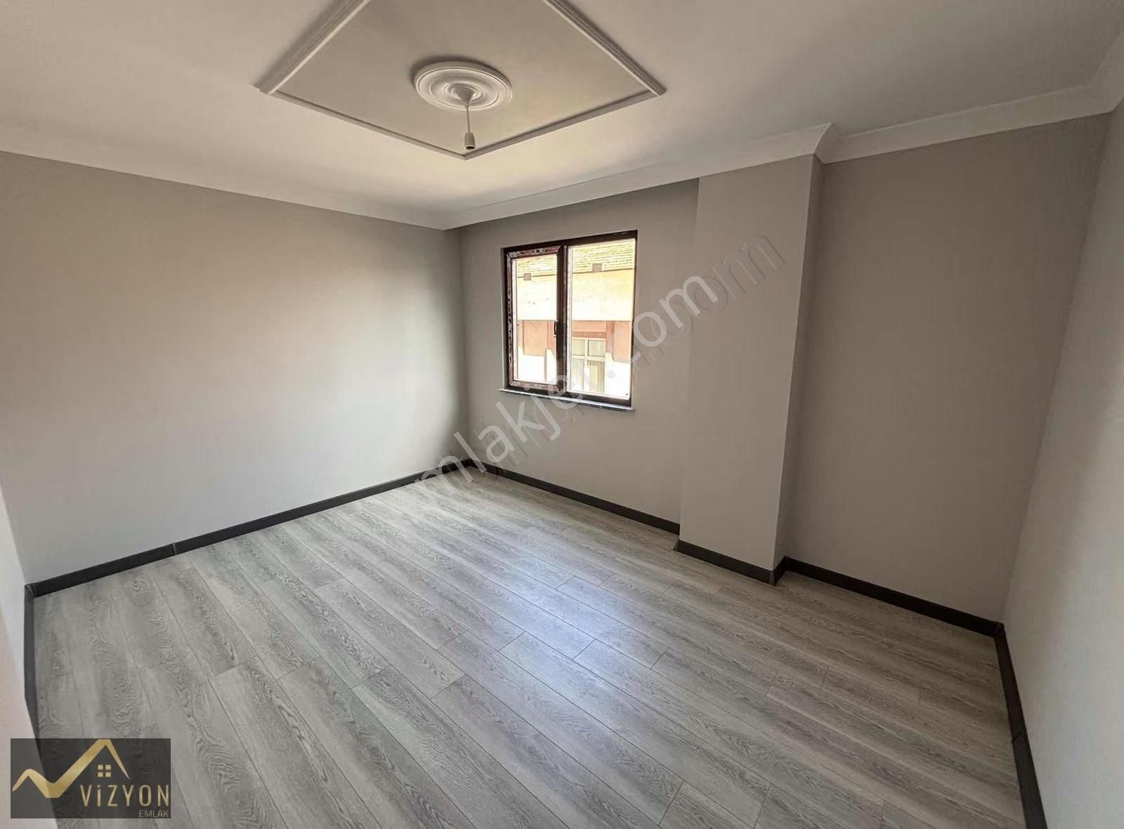 Emek Mahallesinde 120 M² 3+1 Ara Kat Daire - Görsel 2