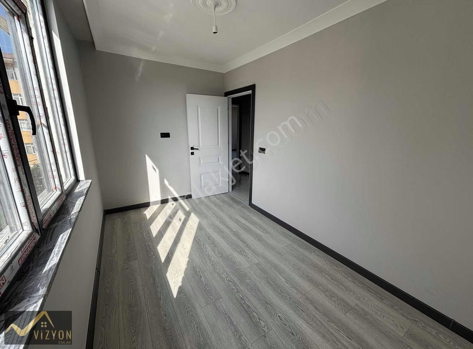 Emek Mahallesinde Ön Cephe 120 M² 3+1 Ara Kat Daire - Görsel 6