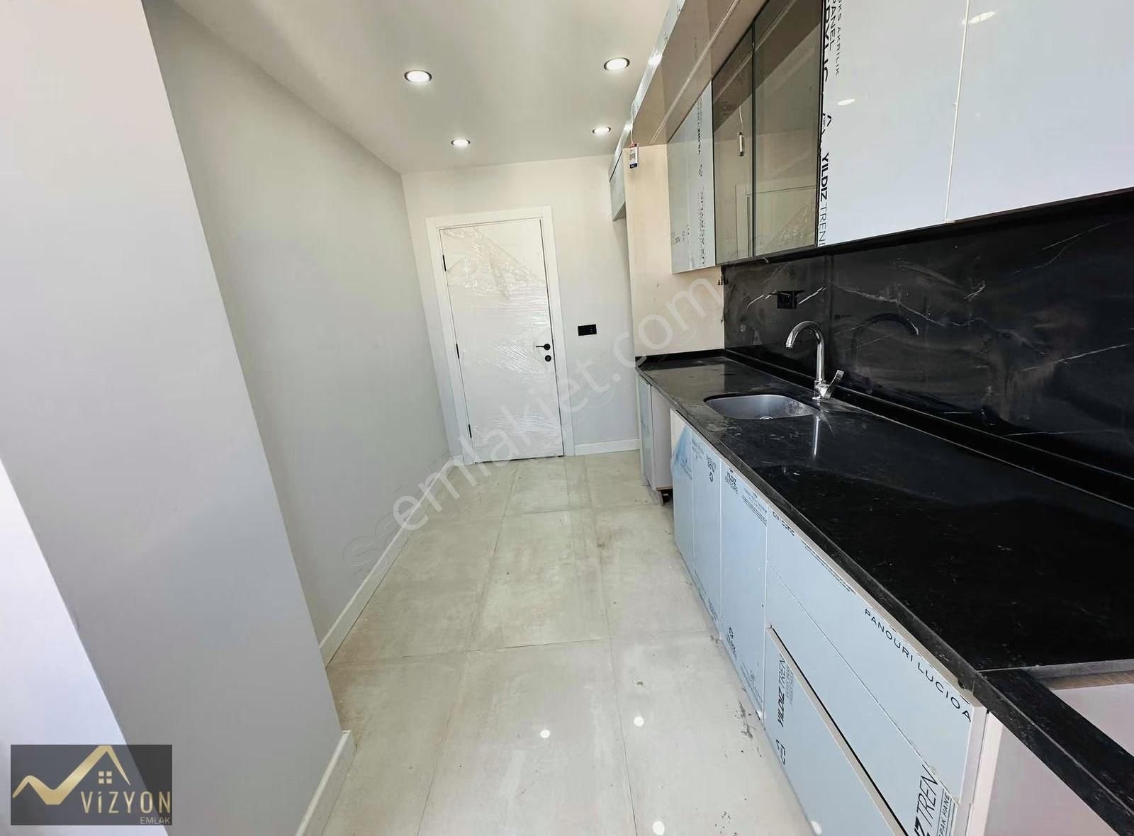 Vizyon Emlak'tan Cadde Üzeri 4+1 Asansörlü 160 M2 Üst Dublex - Görsel 9