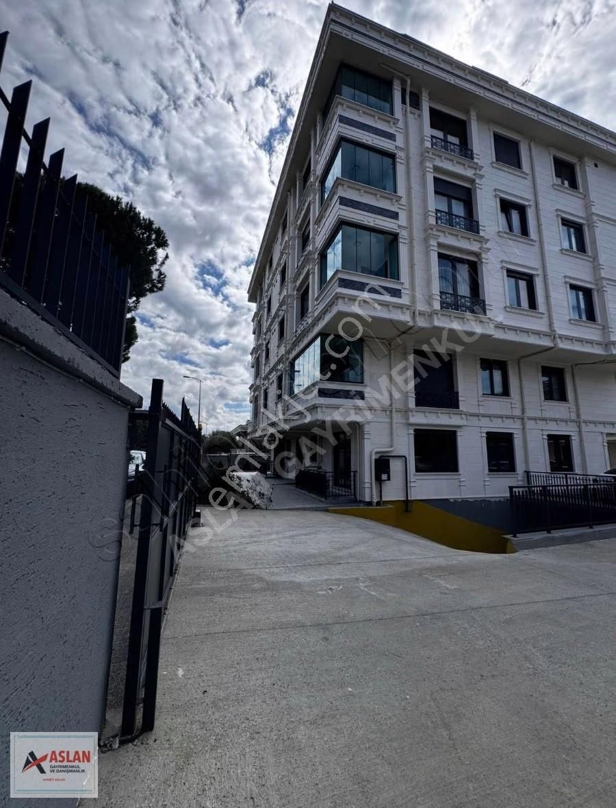 Üsküdar Çengelköy Güzeltepede Boğaz Manzaralı Site İçi 6+2 300m2 - Görsel 4