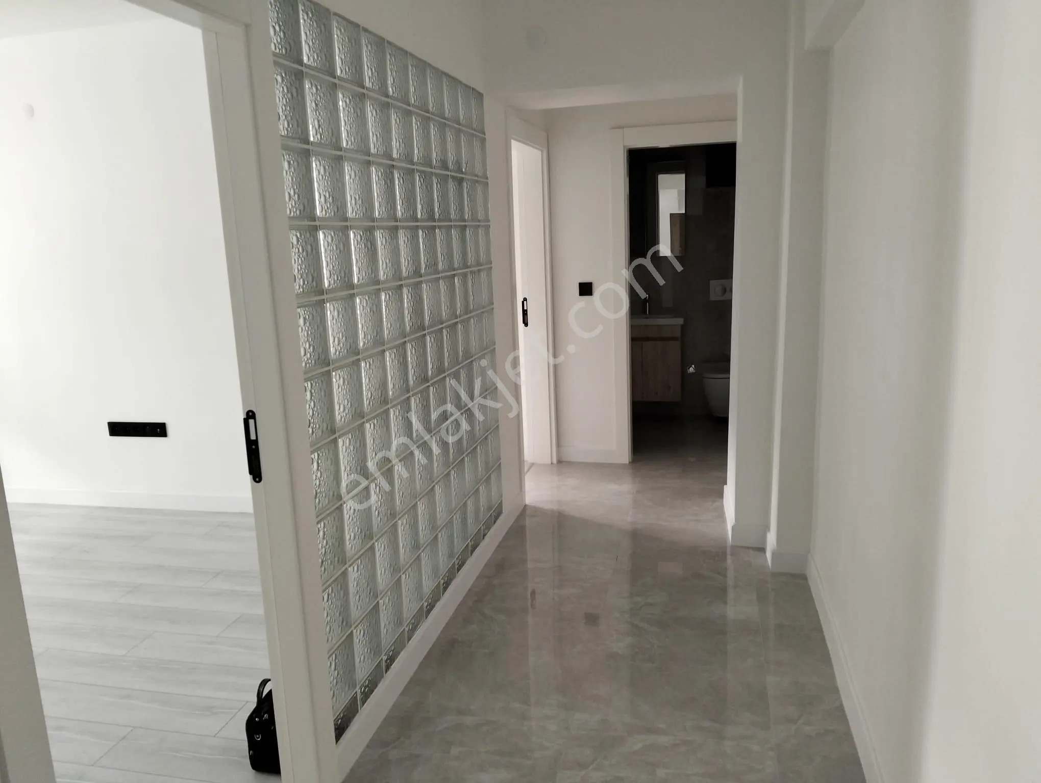 Aşağı Ayrancı Kuzgun Sokakta Meclise Yakın Kot 2 De Bahçekullanımlı İçi Yapılı Satılık 1+1 Daire - Görsel 3