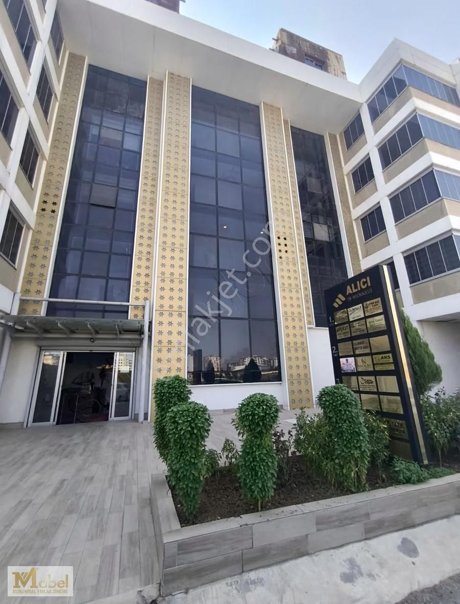 Mabelden Alıcı İş Hanın Da Kullanıma Hazır Prestijli 2+1 Ofis
