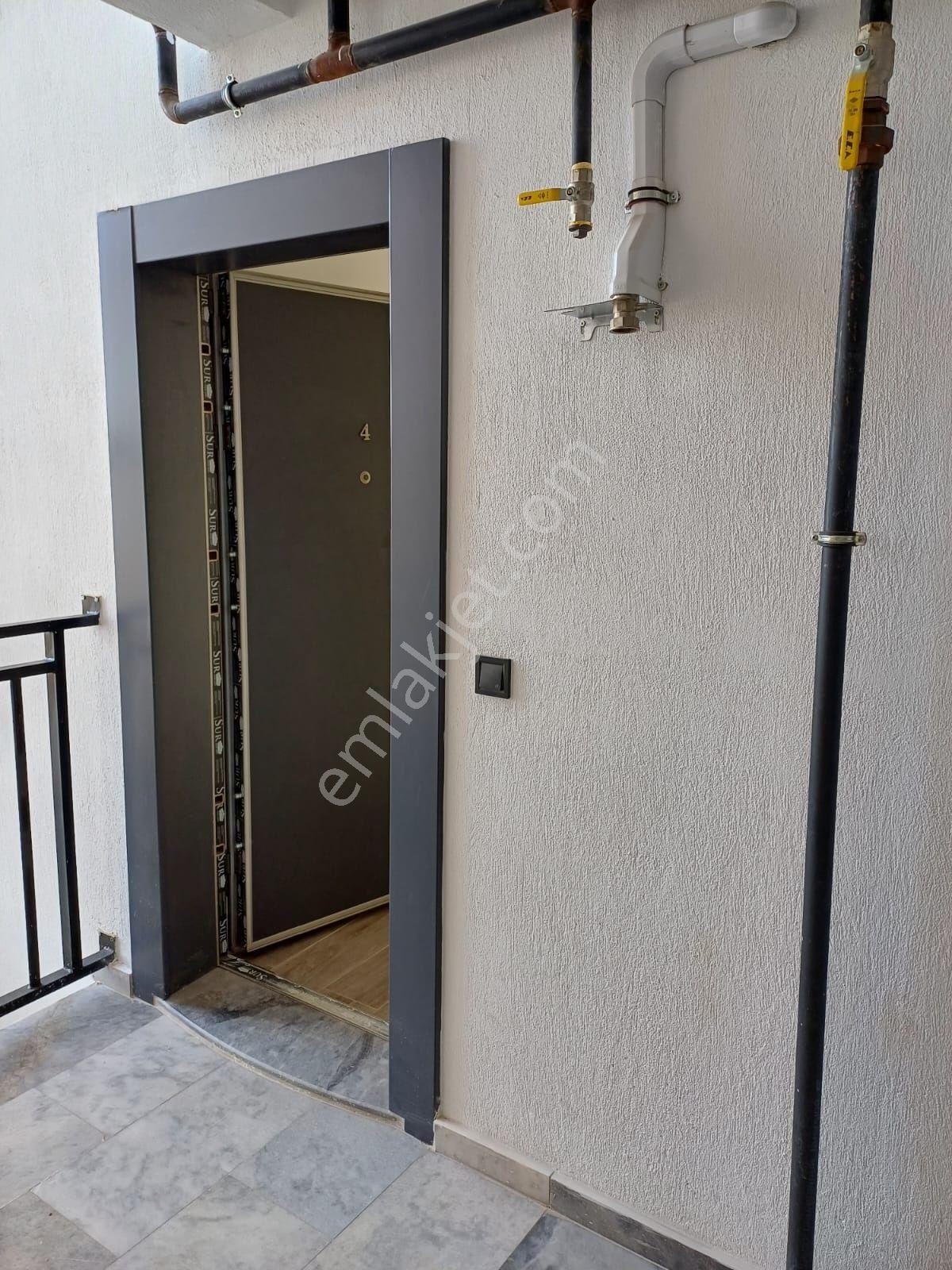 Kuşadasısitede Önü Havuz Ve Deniz Manzaralı Büyük 2+1 - Görsel 18