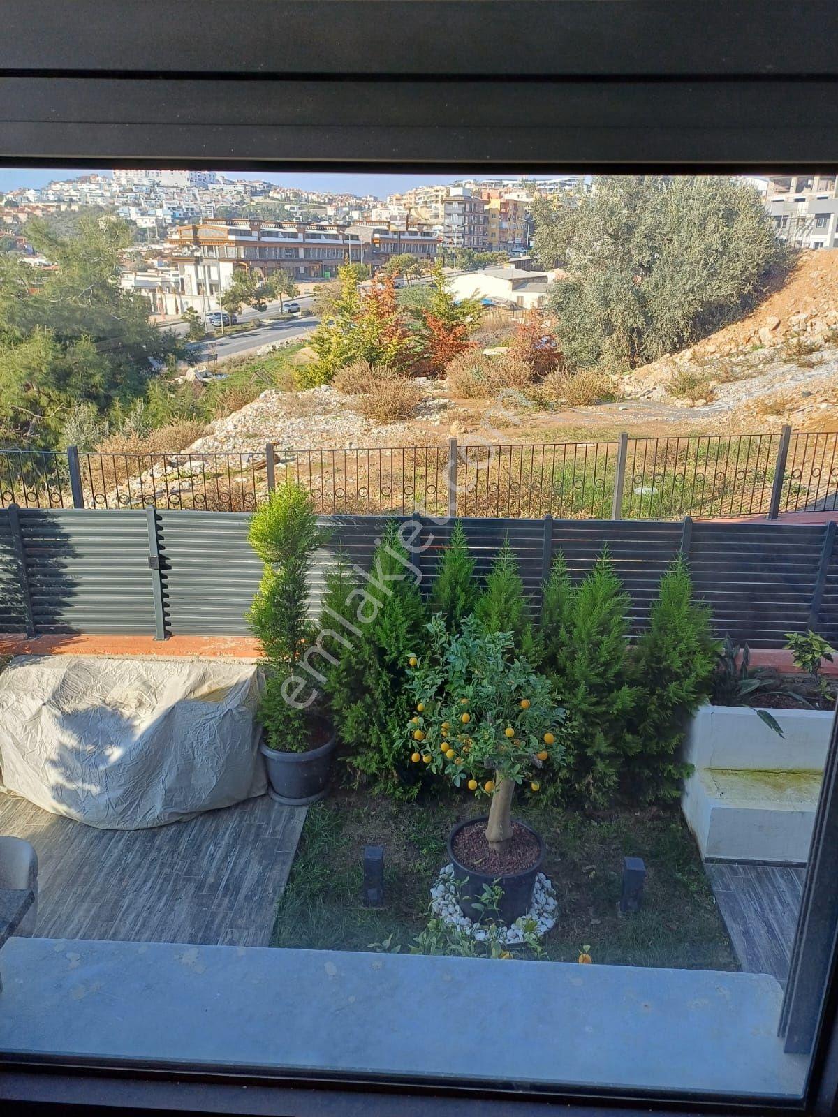 Kuşadasısitede Önü Havuz Ve Deniz Manzaralı Büyük 2+1 - Görsel 12