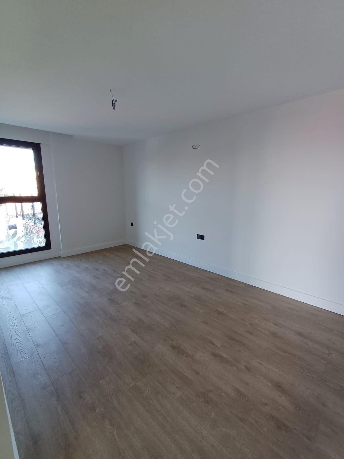 Kuşadasısitede Önü Havuz Ve Deniz Manzaralı Büyük 2+1 - Görsel 31