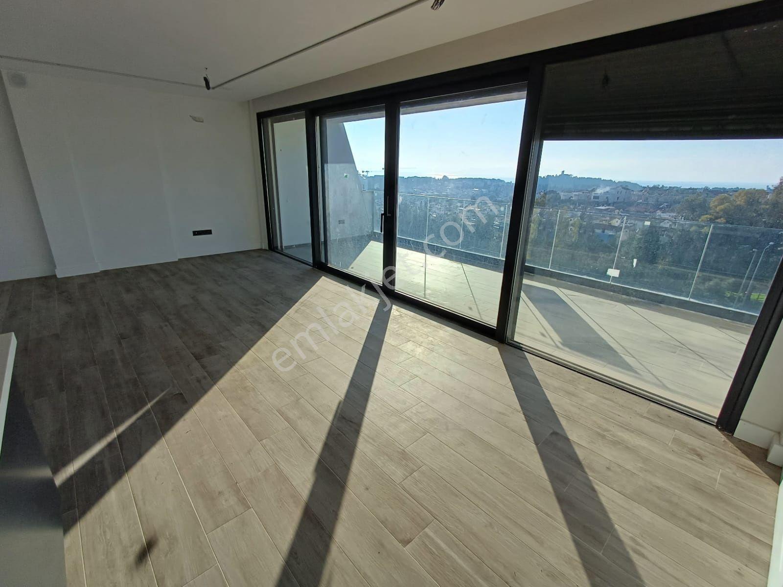 Kuşadasısitede Önü Havuz Ve Deniz Manzaralı Büyük 2+1 - Görsel 24