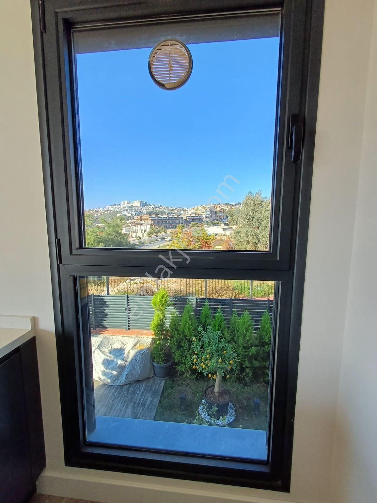 Kuşadasısitede Önü Havuz Ve Deniz Manzaralı Büyük 2+1 - Görsel 14