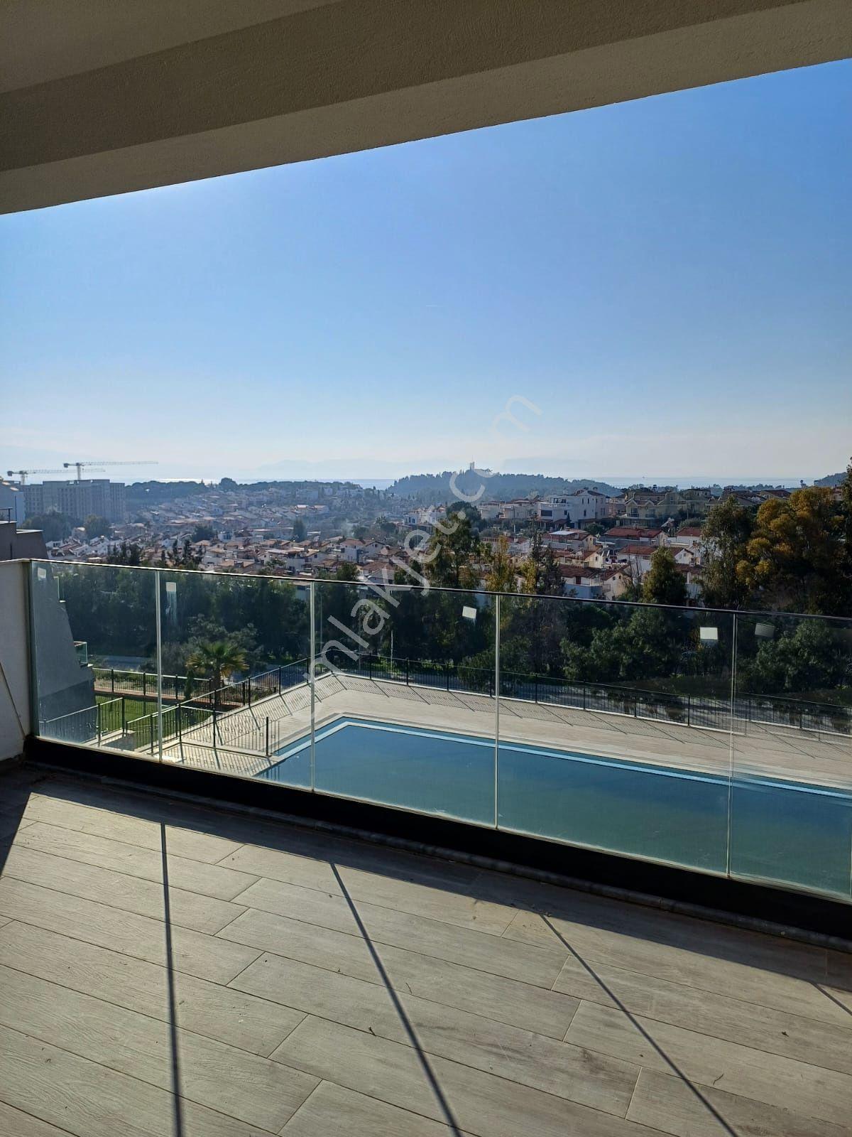 Kuşadasısitede Önü Havuz Ve Deniz Manzaralı Büyük 2+1 - Görsel 22