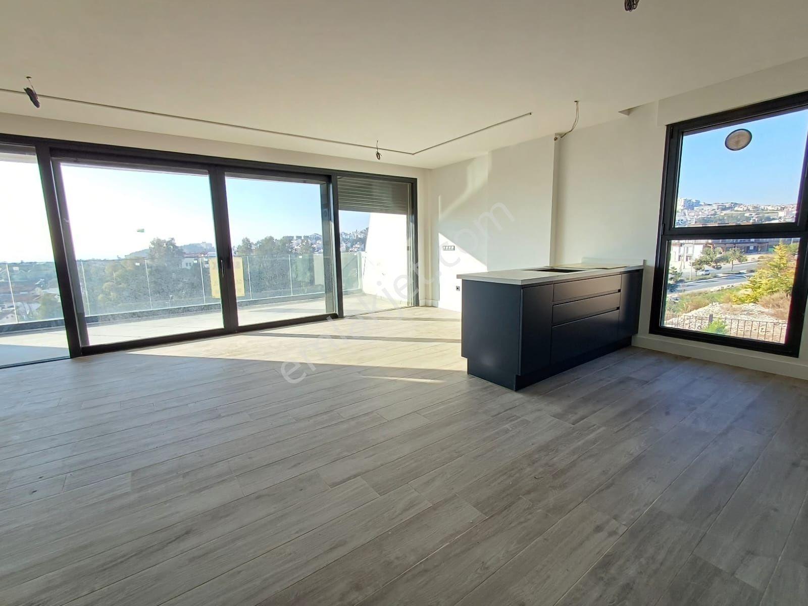 Kuşadasısitede Önü Havuz Ve Deniz Manzaralı Büyük 2+1 - Görsel 28