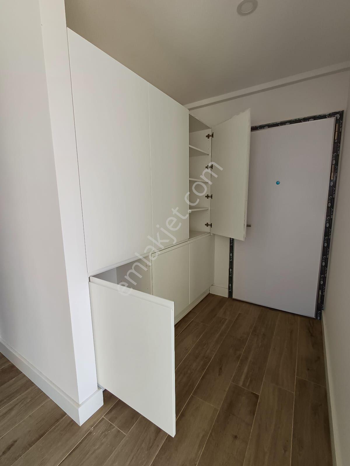 Kuşadasısitede Önü Havuz Ve Deniz Manzaralı Büyük 2+1 - Görsel 20