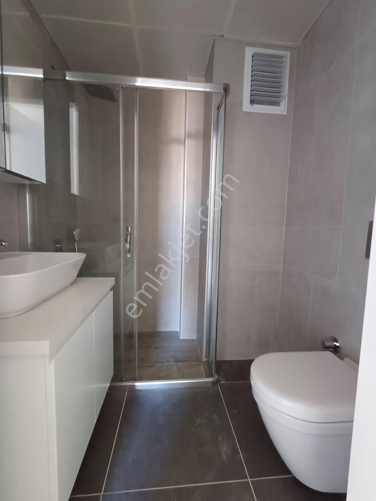 Kuşadasısitede Önü Havuz Ve Deniz Manzaralı Büyük 2+1 - Görsel 34