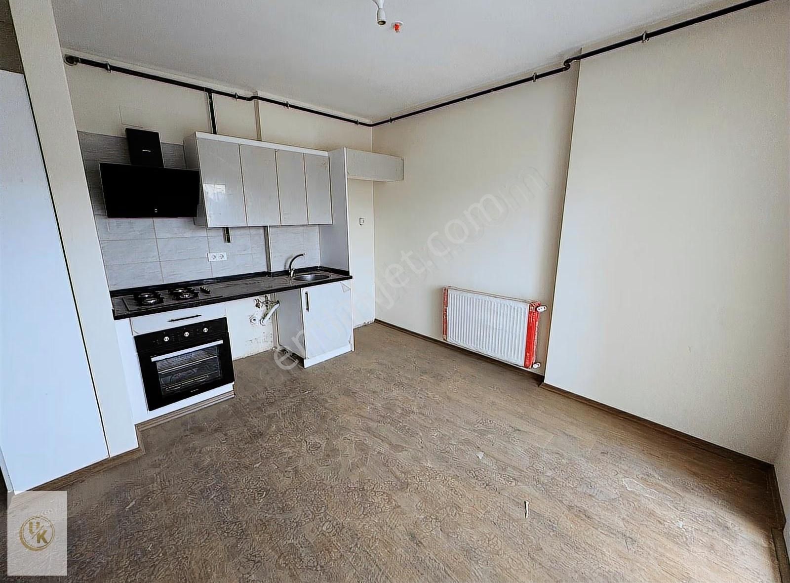 Bahçeşehirde Site İçi 1+1 Yatırıma Uygun Hazır Kiraclı Lüx Daire