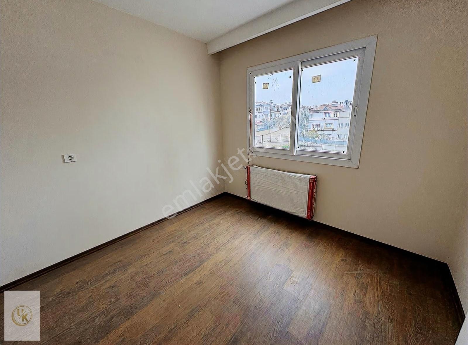 Bahçeşehirde Site İçi 1+1 Yatırıma Uygun Hazır Kiraclı Lüx Daire - Görsel 4