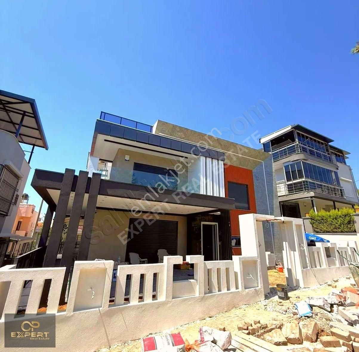 Kuşadası Kadınlar Plajna Yürüme Mesafesinde Havuzlu Sitede Villa - Görsel 3