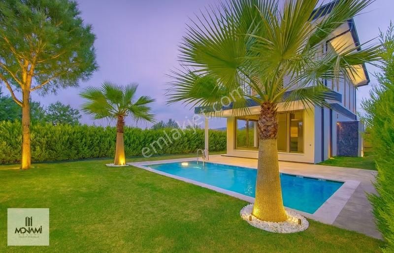 Urlada Sıfır 406m2 Tam Müstakil Dublex Havuzlu Villa Vadi Manz - Görsel 14