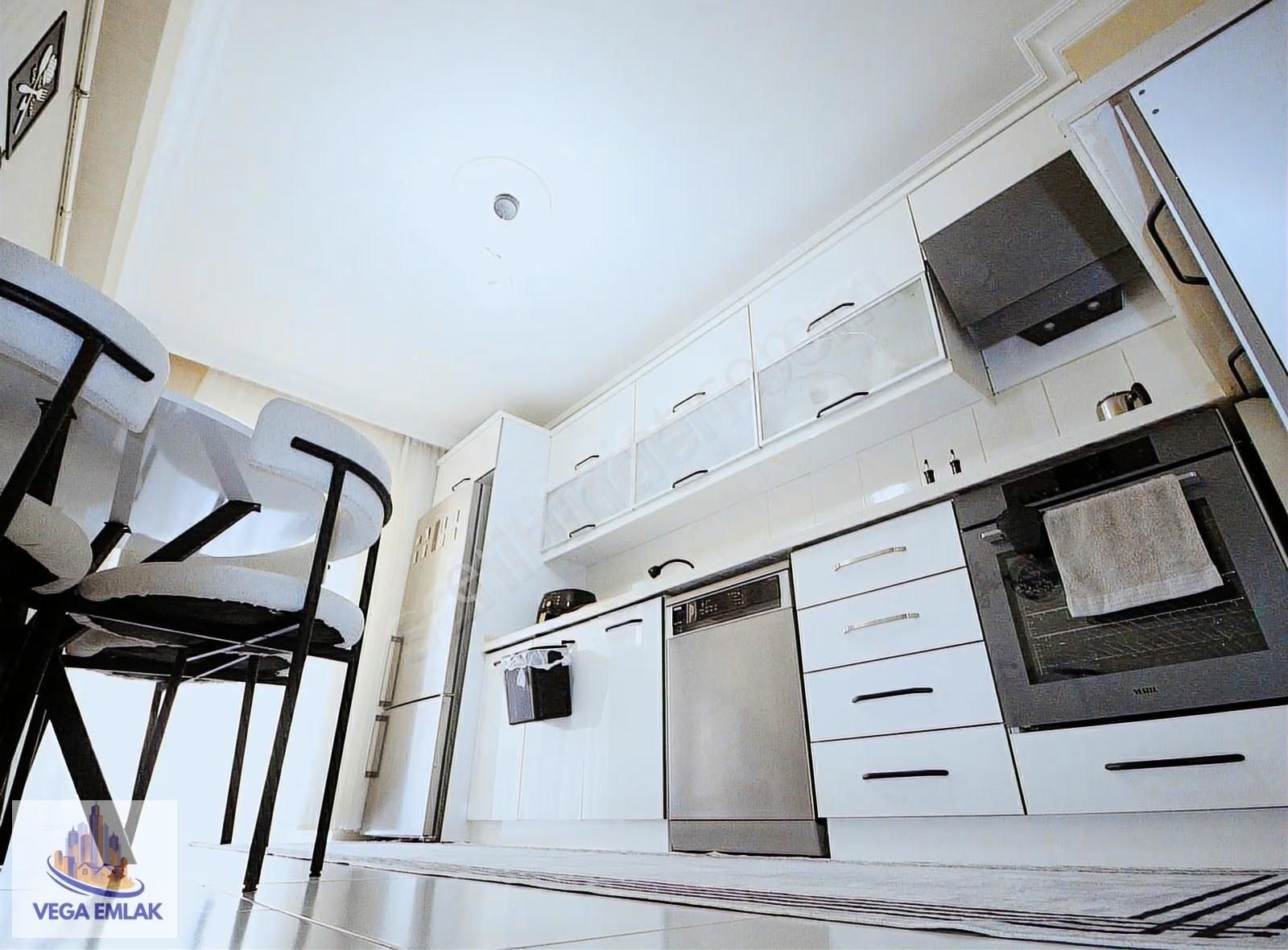 Vega Emlak'tan Acil Satılık Fulyapılı 3+1 Geniş Daire - Görsel 20