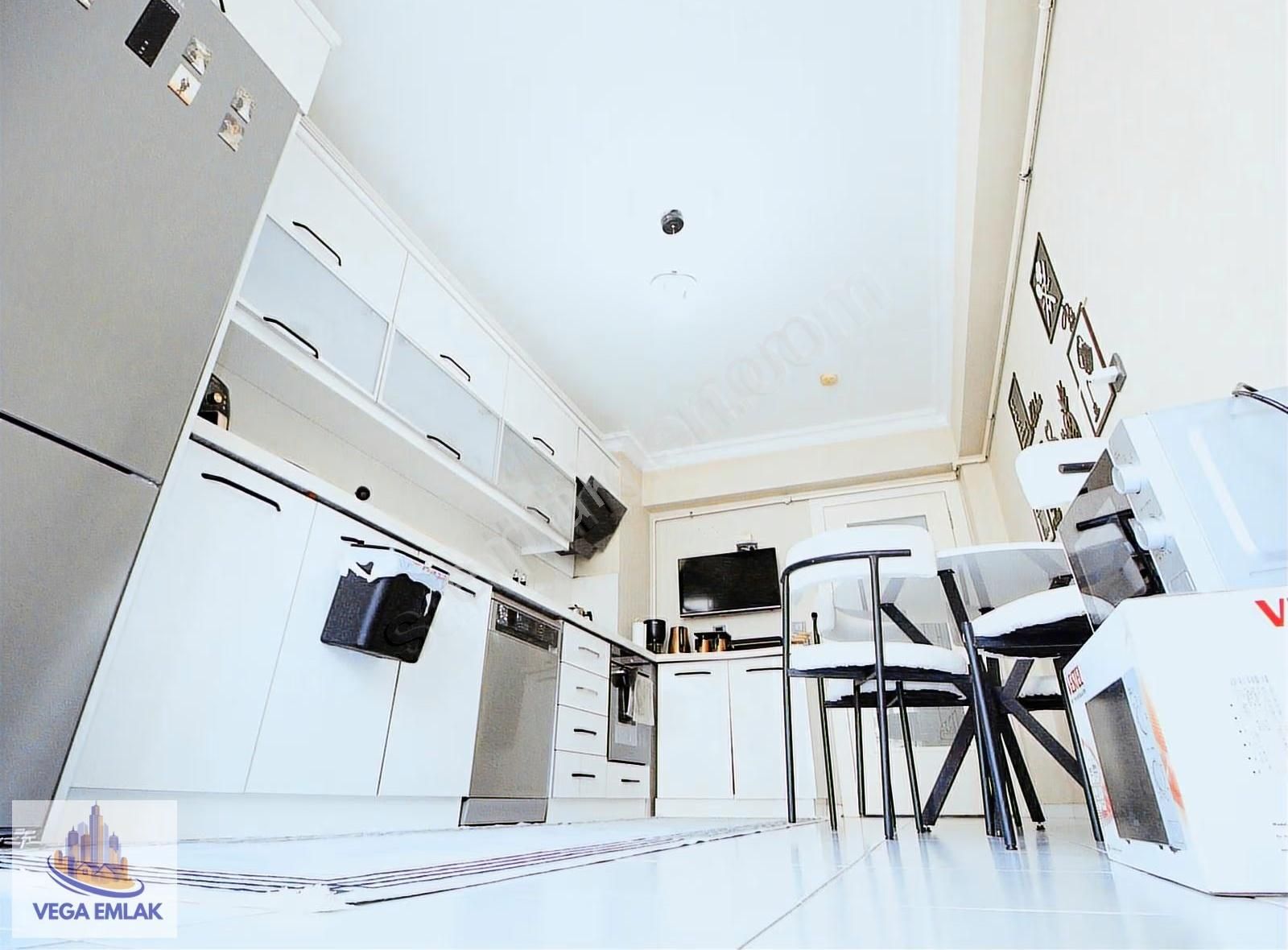 Vega Emlak'tan Acil Satılık Fulyapılı 3+1 Geniş Daire - Görsel 17