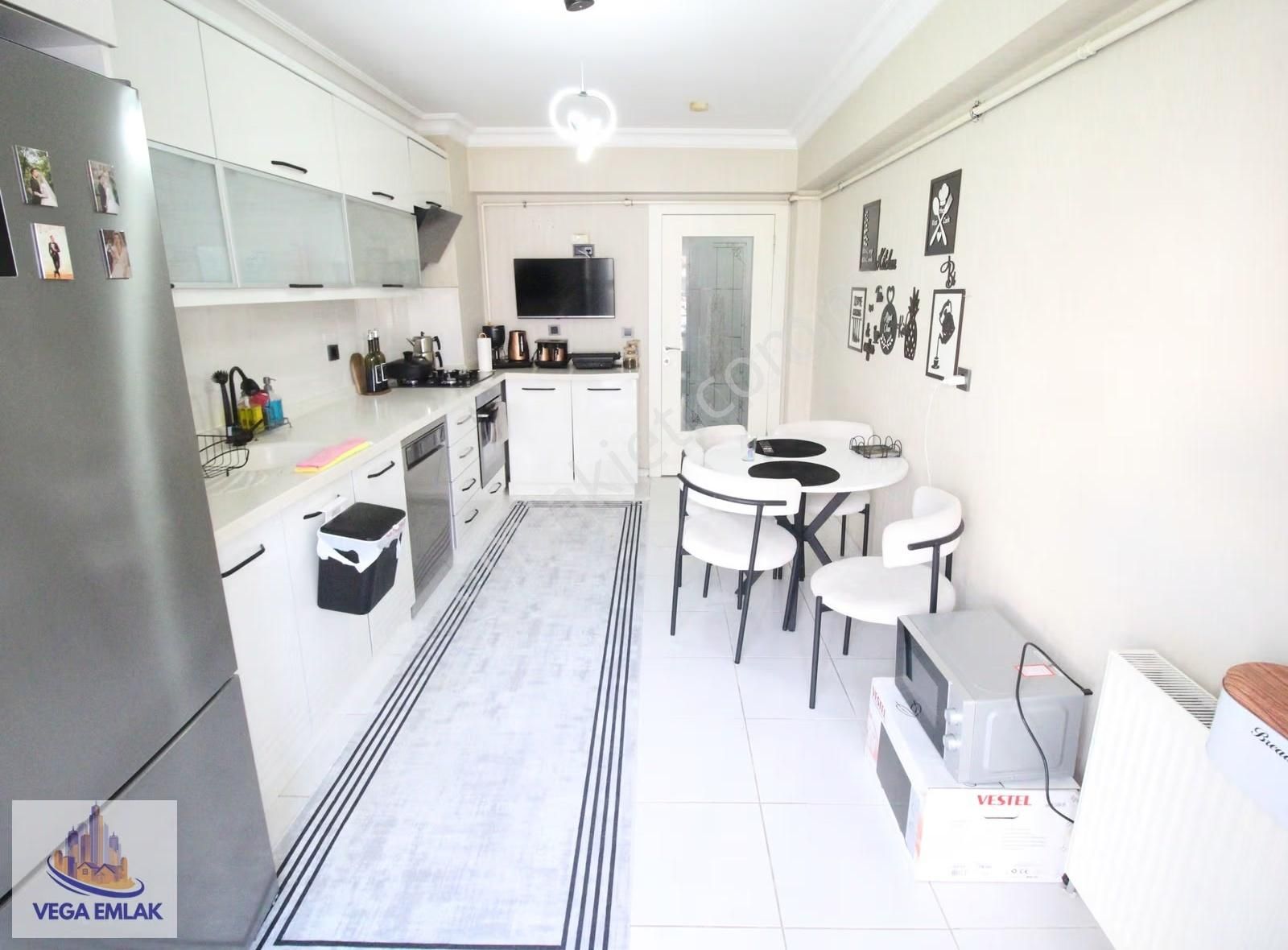 Vega Emlak'tan Acil Satılık Fulyapılı 3+1 Geniş Daire - Görsel 19
