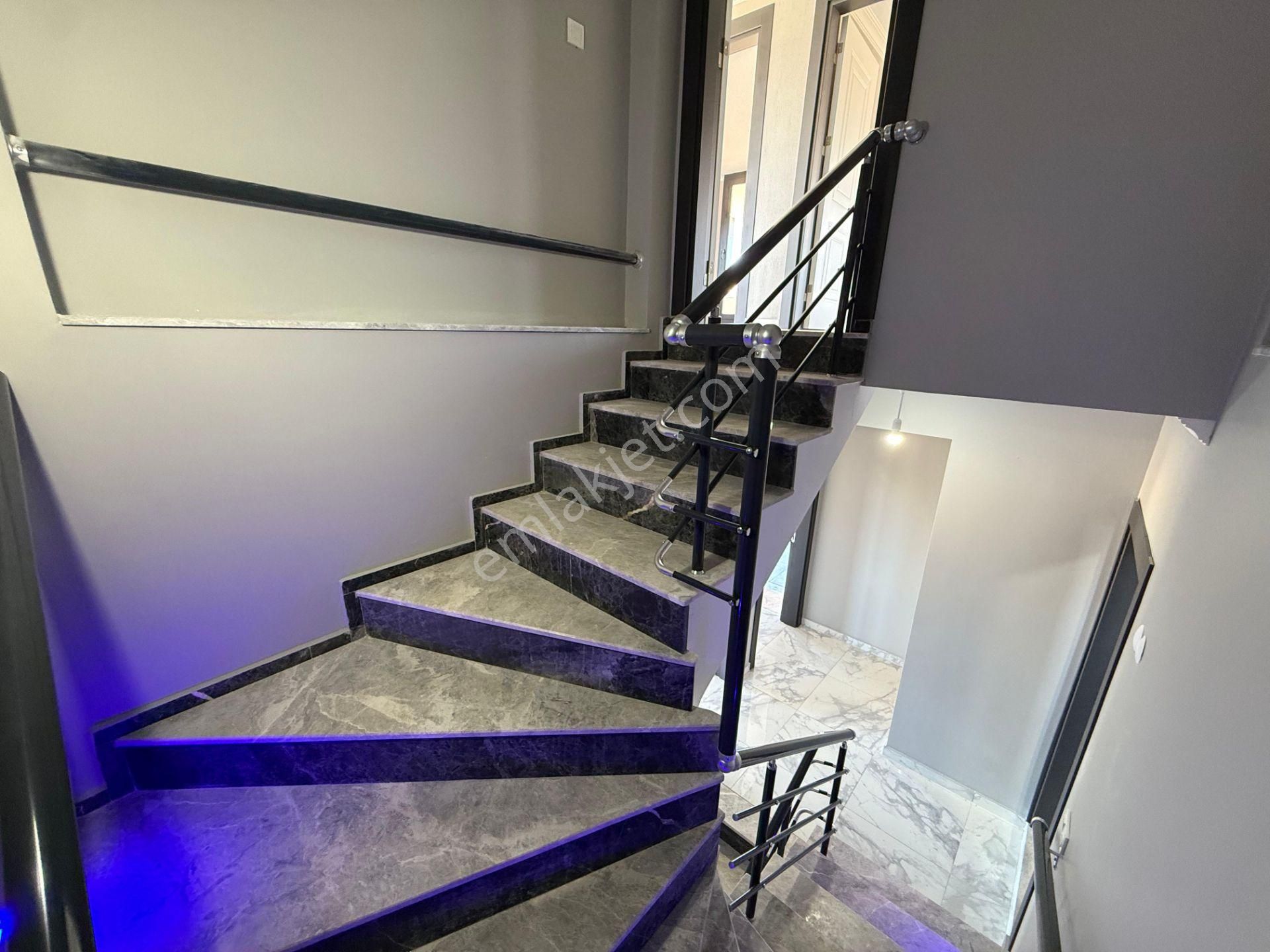 İzmir Dikili Salihleraltında Satılık Sıfır 6+1 Müstakil Villa Yazlık - Görsel 13