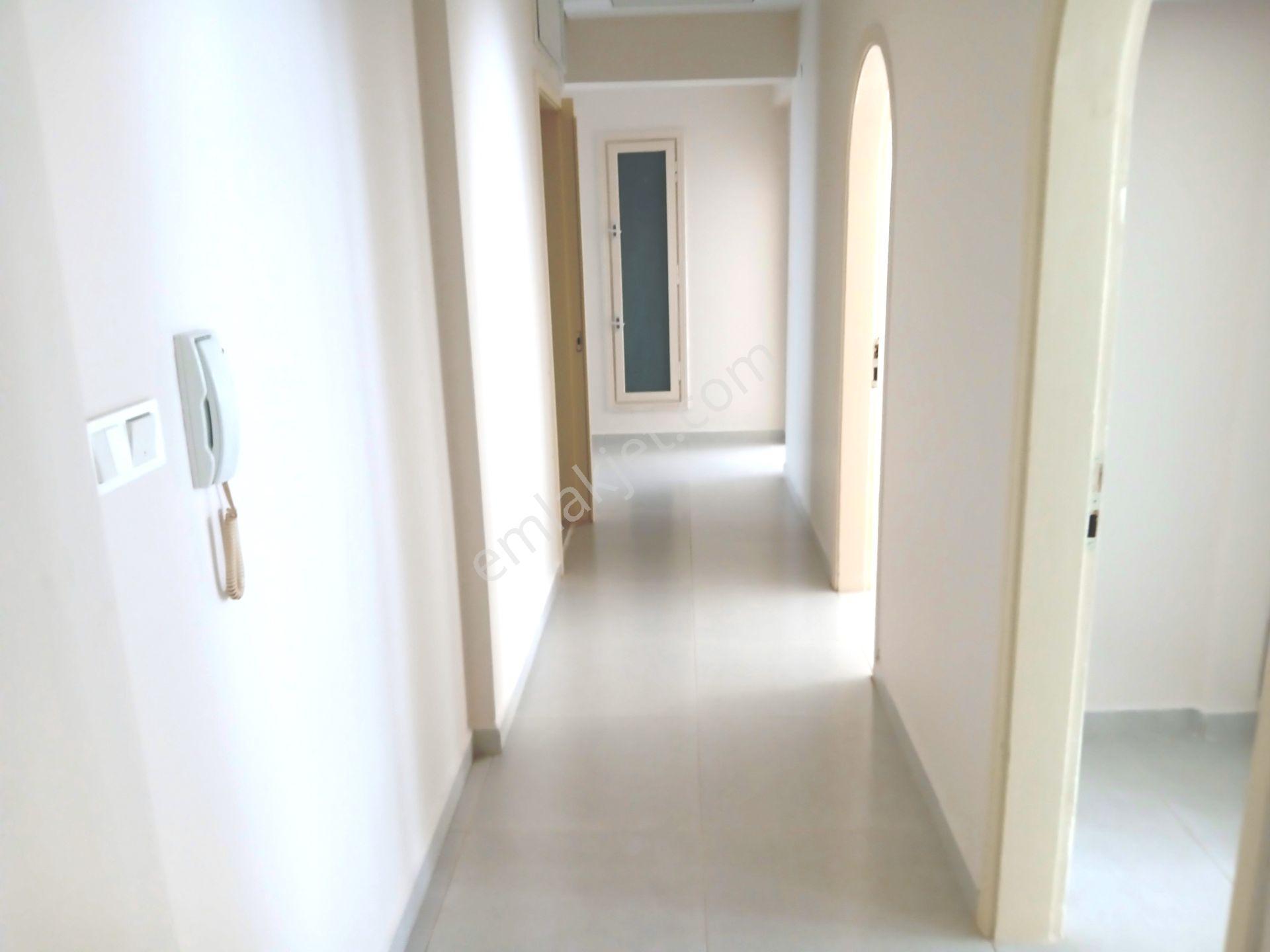 Süleymaniye Mahallesinde Ana Cadde Üzeri Deniz Manzaralı Köşebaşı Temiz Satılık Daire - Görsel 2
