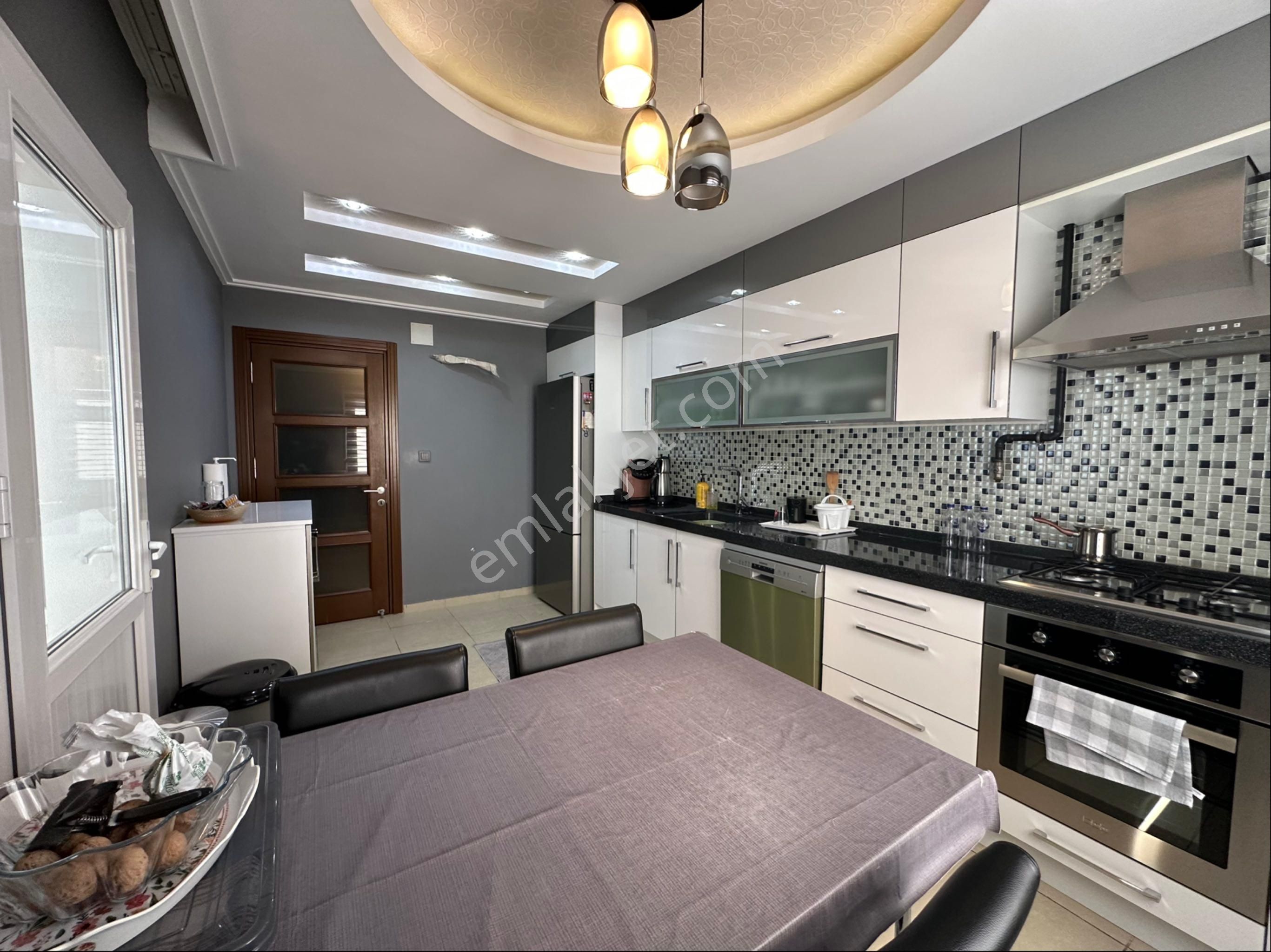 Otoban Giriş Çıkışı Yanında Ultra Lüx Kapalı Mutfak 3+1 Satılık Daire - Görsel 12