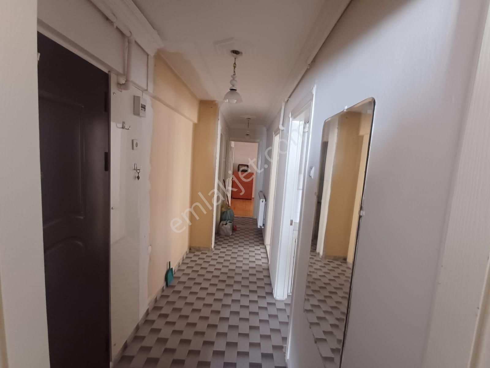 Merkezi Konumda Doğalgazlı 2+1 Daire - Görsel 3