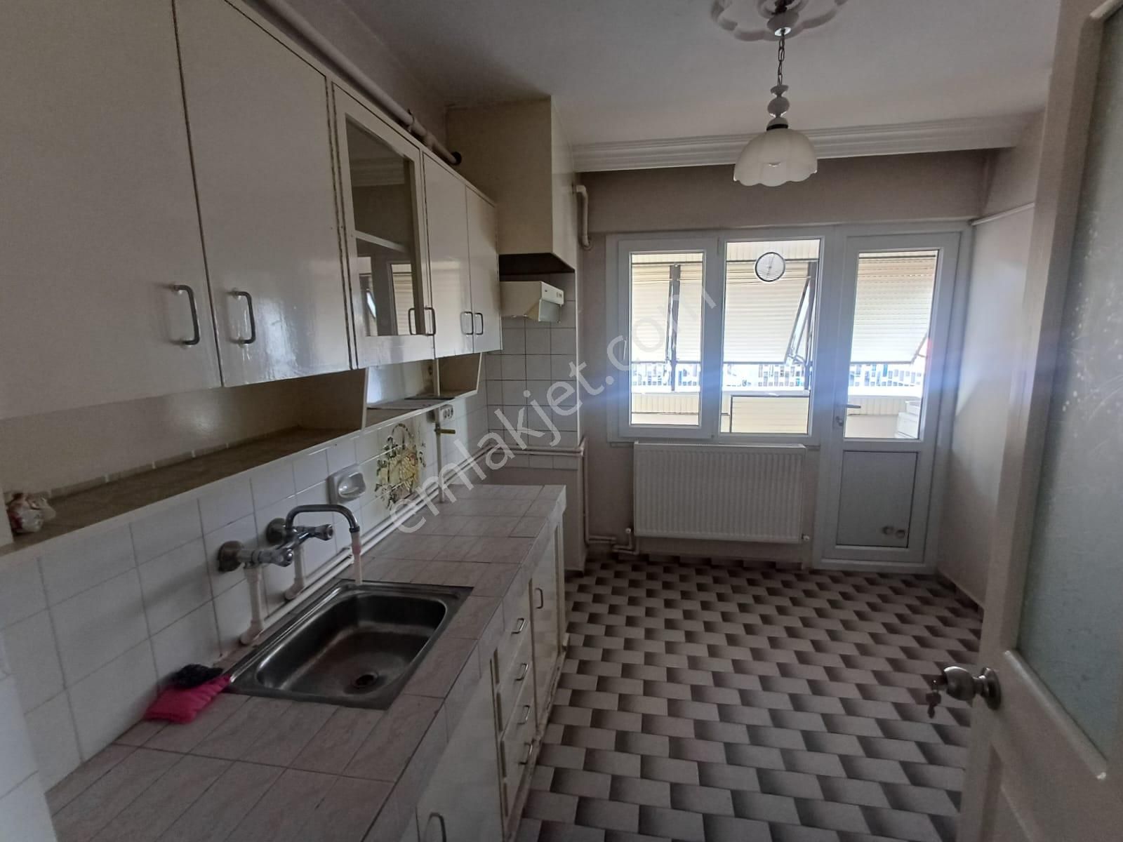 Merkezi Konumda Doğalgazlı 2+1 Daire - Görsel 16