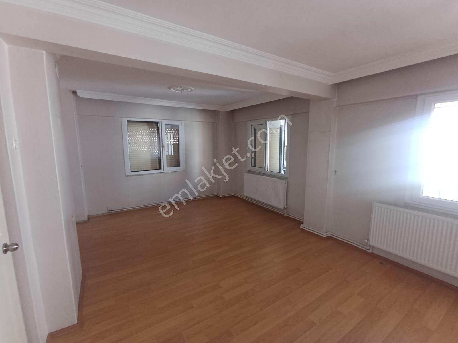 Merkezi Konumda Doğalgazlı 2+1 Daire - Görsel 13