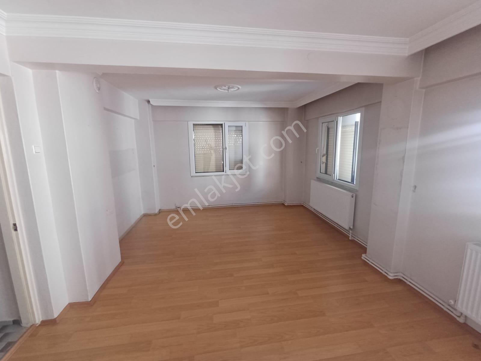 Merkezi Konumda Doğalgazlı 2+1 Daire - Görsel 12