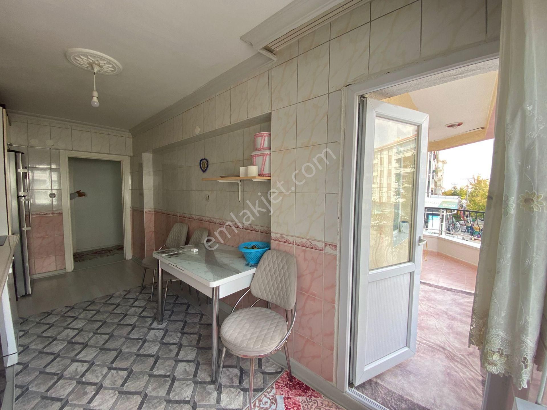 Pınarbaşı Mh 3+1 Ara Katta Asansörlü Cadde Üzerinde Daire - Görsel 5