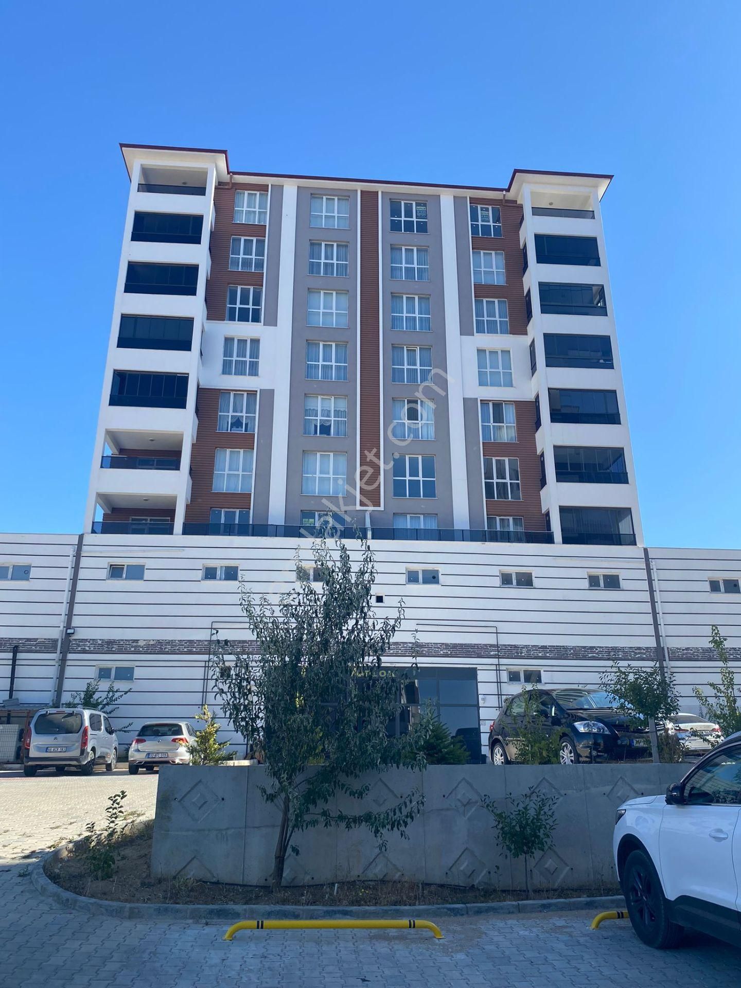**üniversite Yolunda 3+1 Site İçerisinde Sıfır Satılık Daire** - Görsel 2