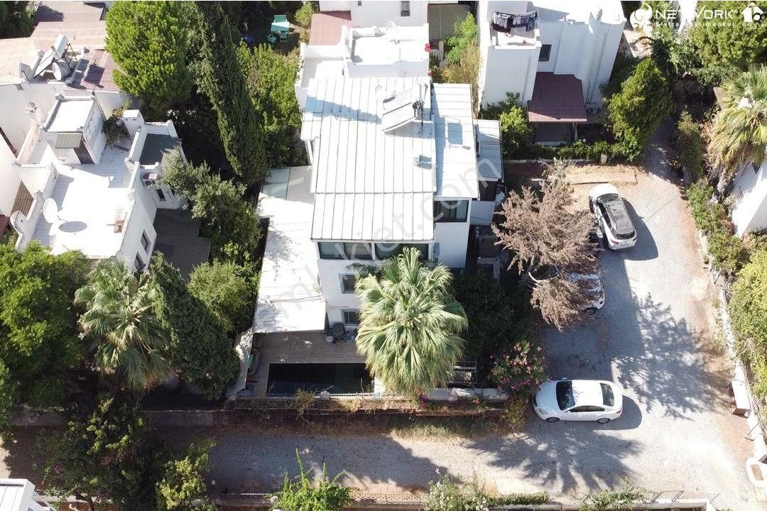 Bodrum Eskiçeşme İlmik 2 Sitesi Nde Yenilenmiş 6+1 Lüks Villa - Görsel 3