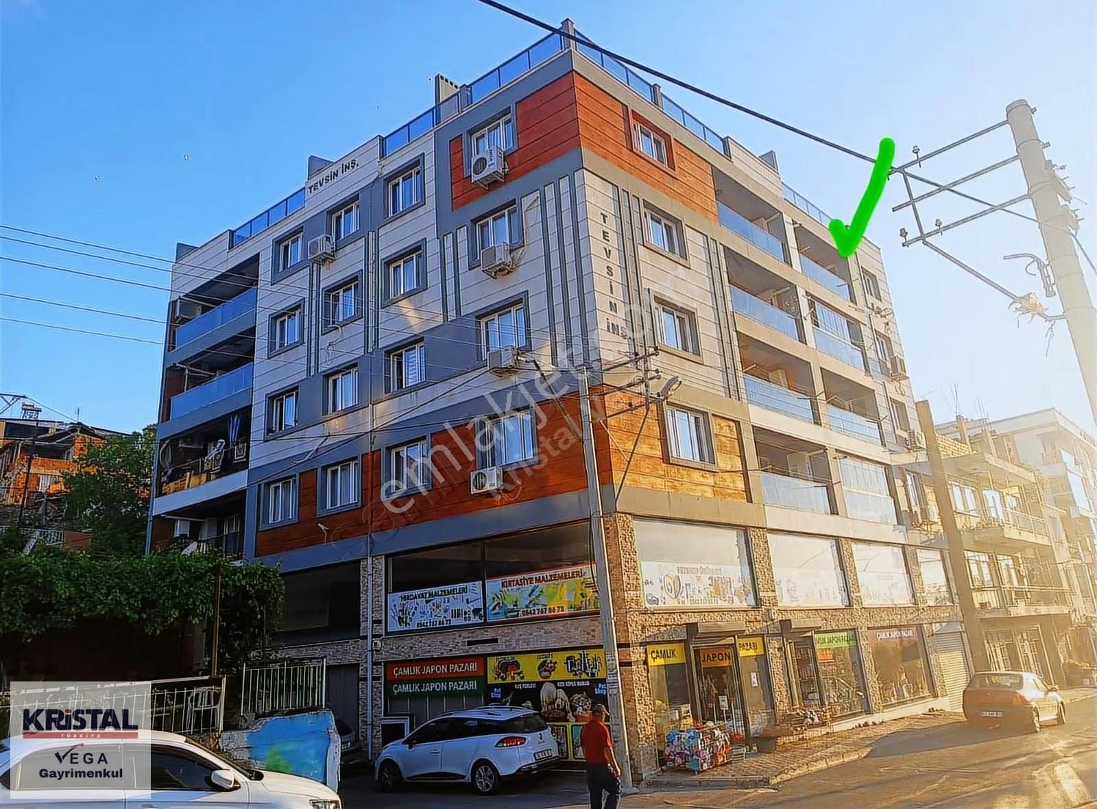 Bayraklı Emek Mahallesinde Geniş Teraslı 4+1 Dubleks Daire - Görsel 16