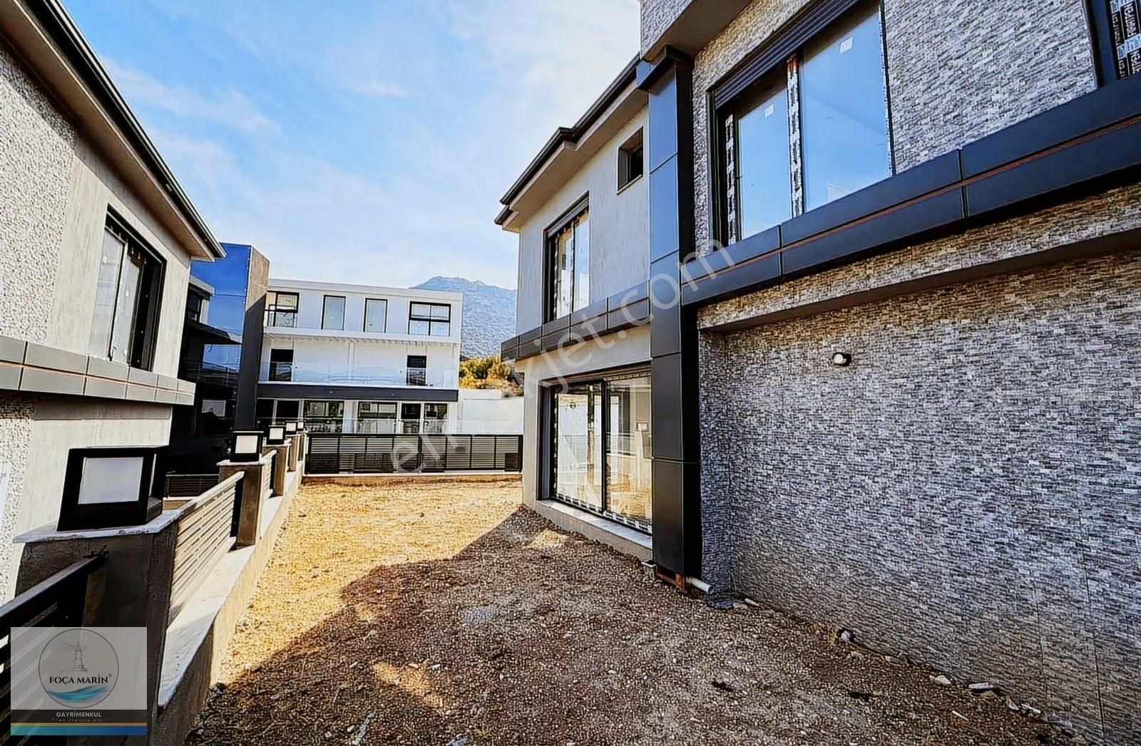 Yenifoça Deniz Manzaralı- Geniş Bahçeli 3+1 Dubleks Villa - Görsel 2