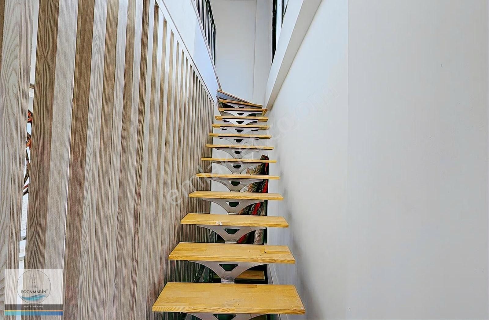 Yenifoça Deniz Manzaralı- Geniş Bahçeli 3+1 Dubleks Villa - Görsel 8