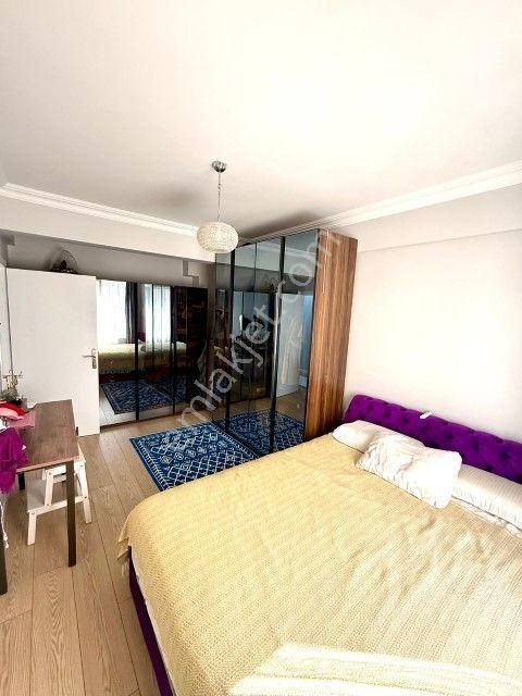 Karşıyaka Cumhuriyet Mahallesinde 3+1 Avantajlı Satılık Daire - Görsel 4