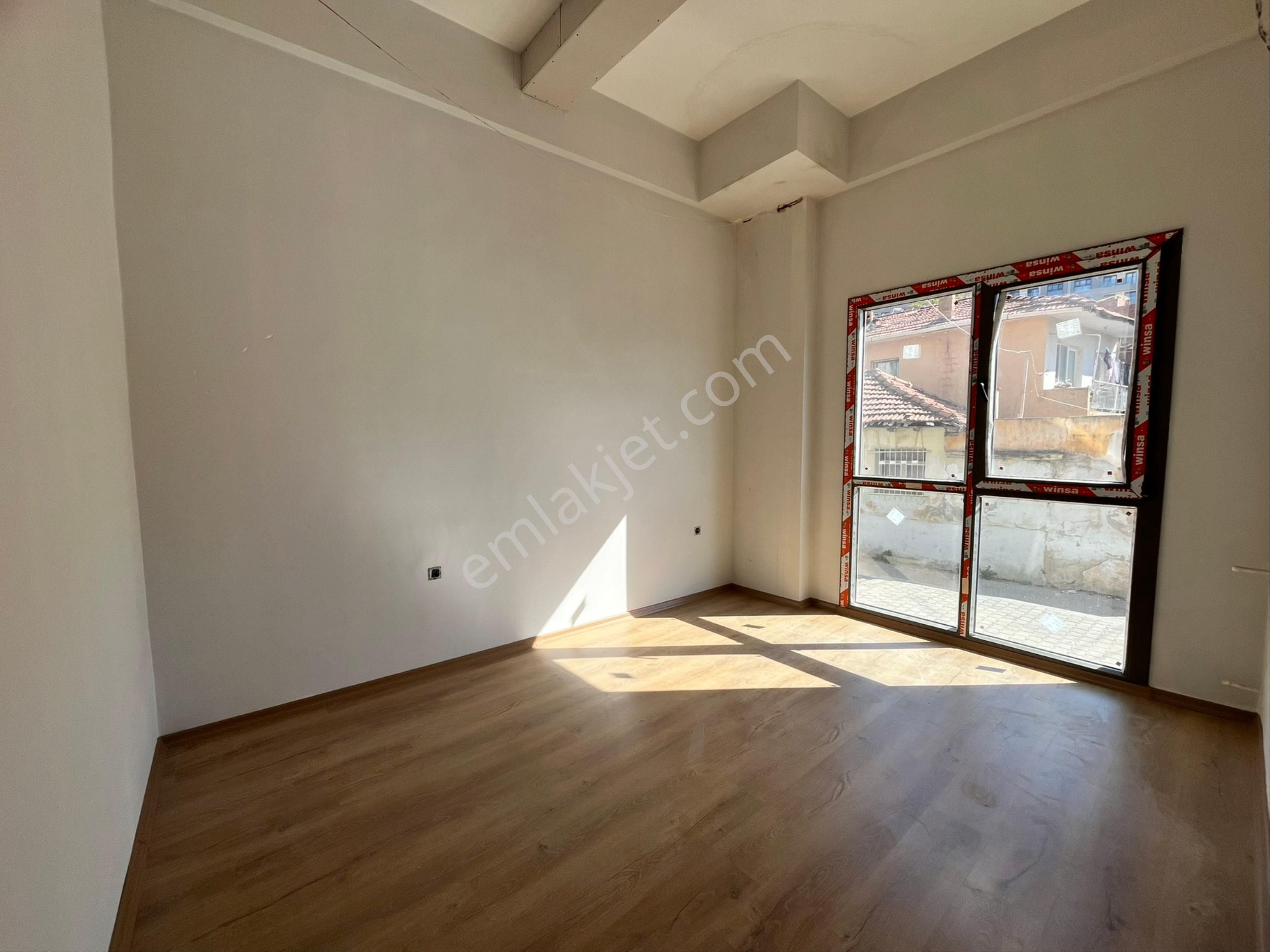 Karşıyaka İmbatlı’da Müstakil Girişli Satılık 1 + 1 Ofis - Görsel 11