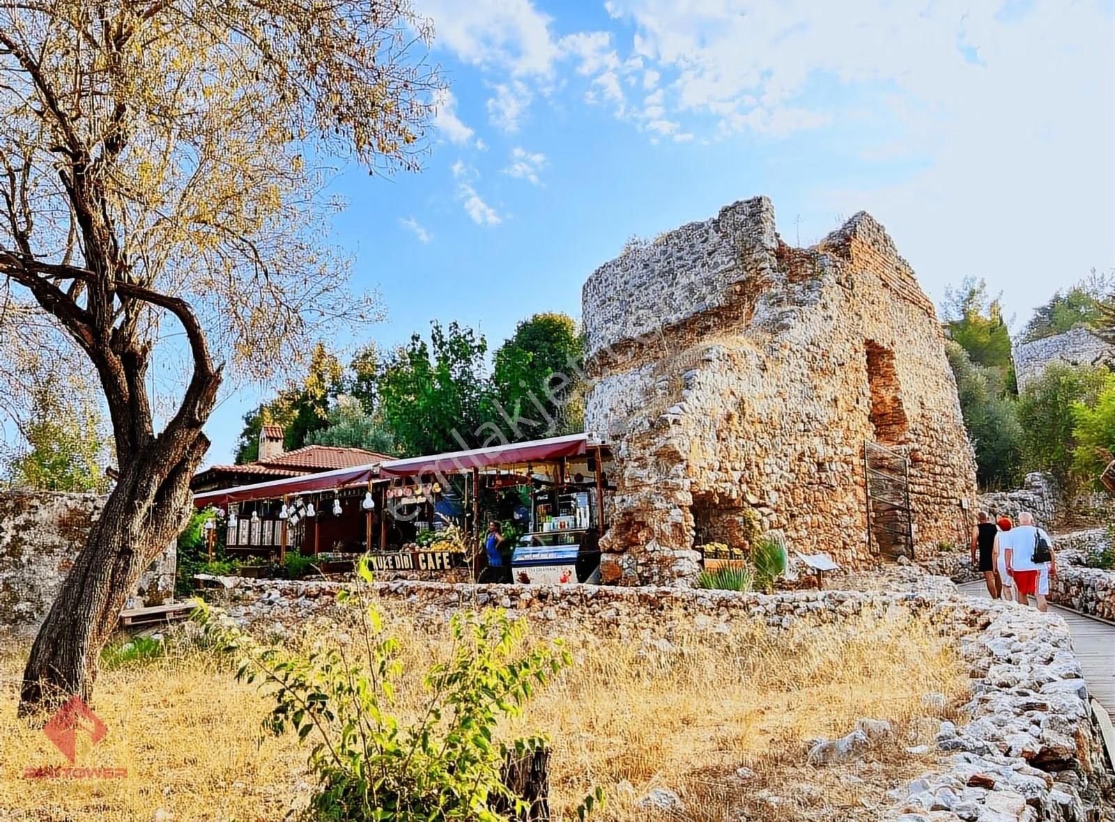 Alanya Kalesinde Müstakil Bahçeli, Ticari Ruhsatlı Satılık Konak - Görsel 9