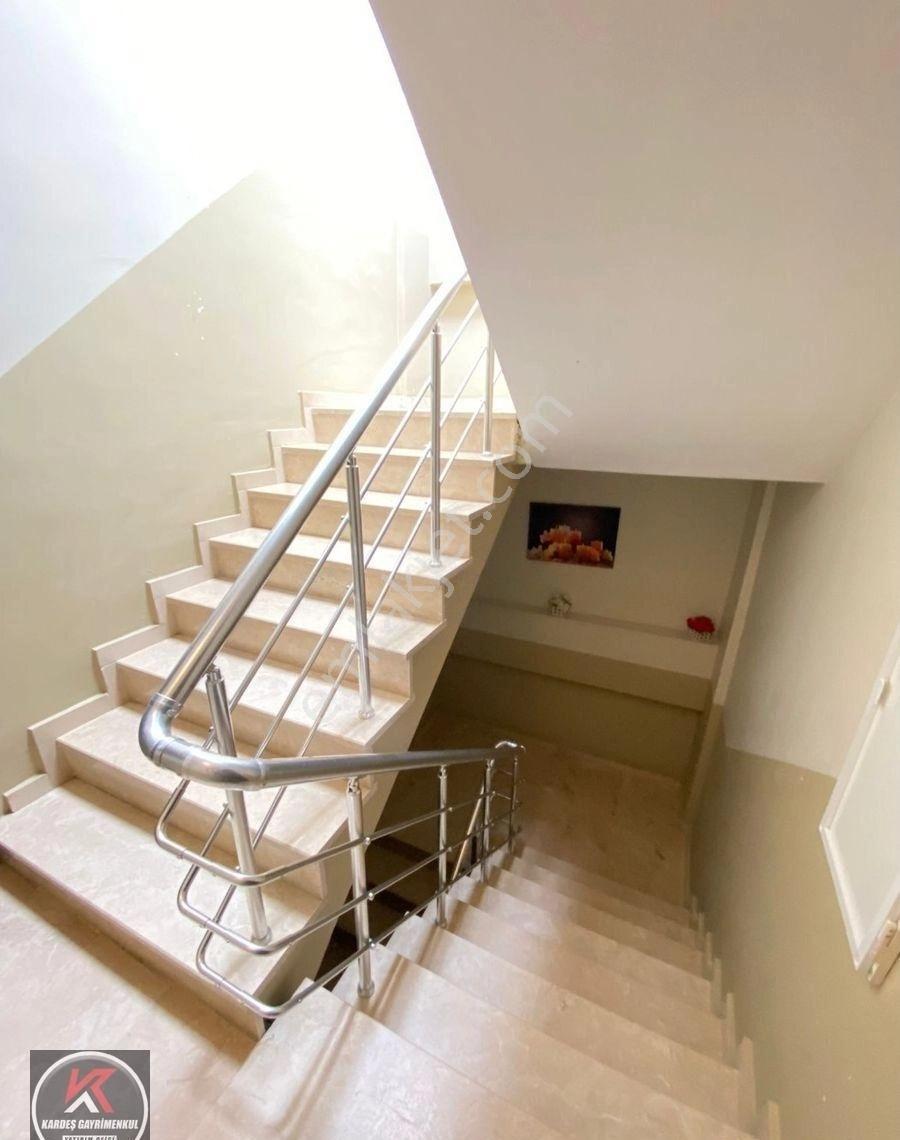 Karamürsel Merkezde 124 M² 3+1 Satılık Daire Krediye Uygun - Görsel 2
