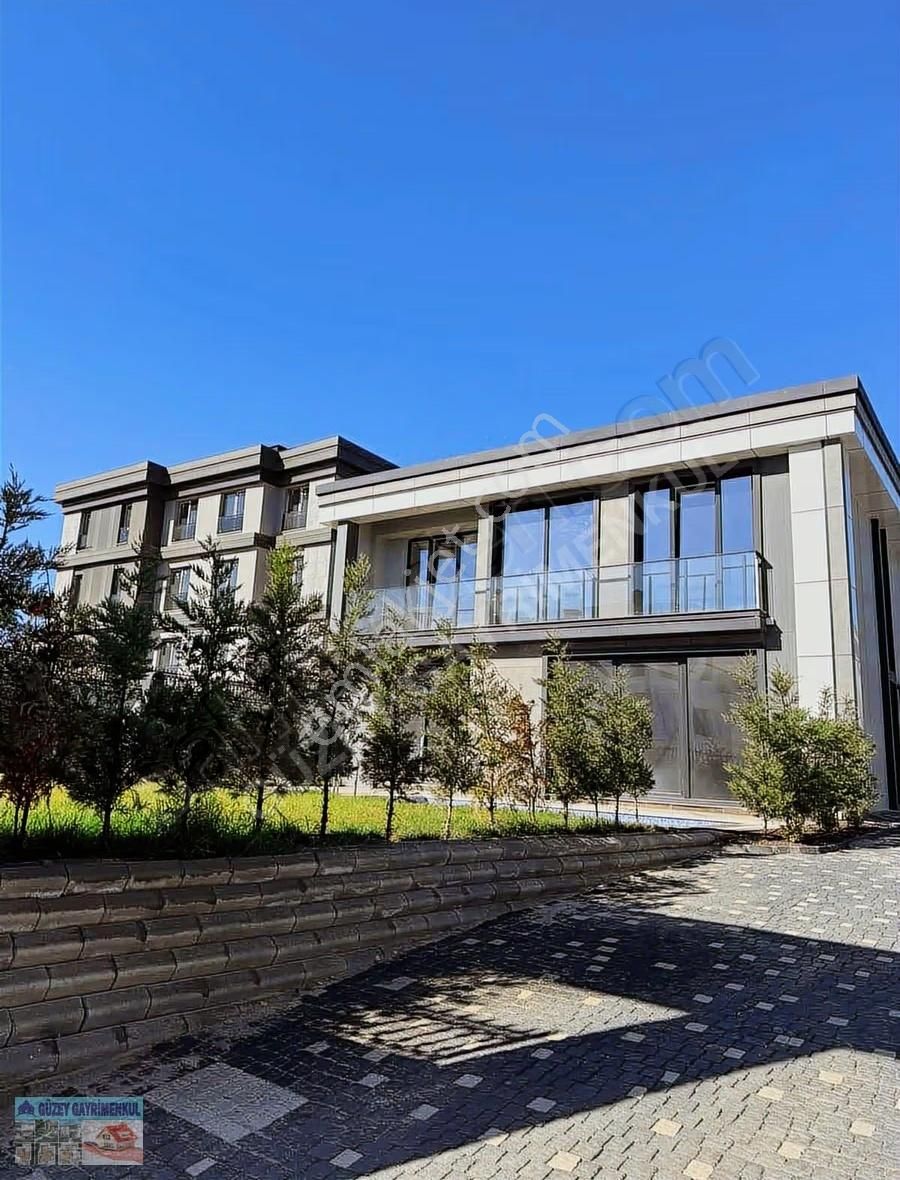 Göl Manzaralı Eşsiz Villa - Görsel 13