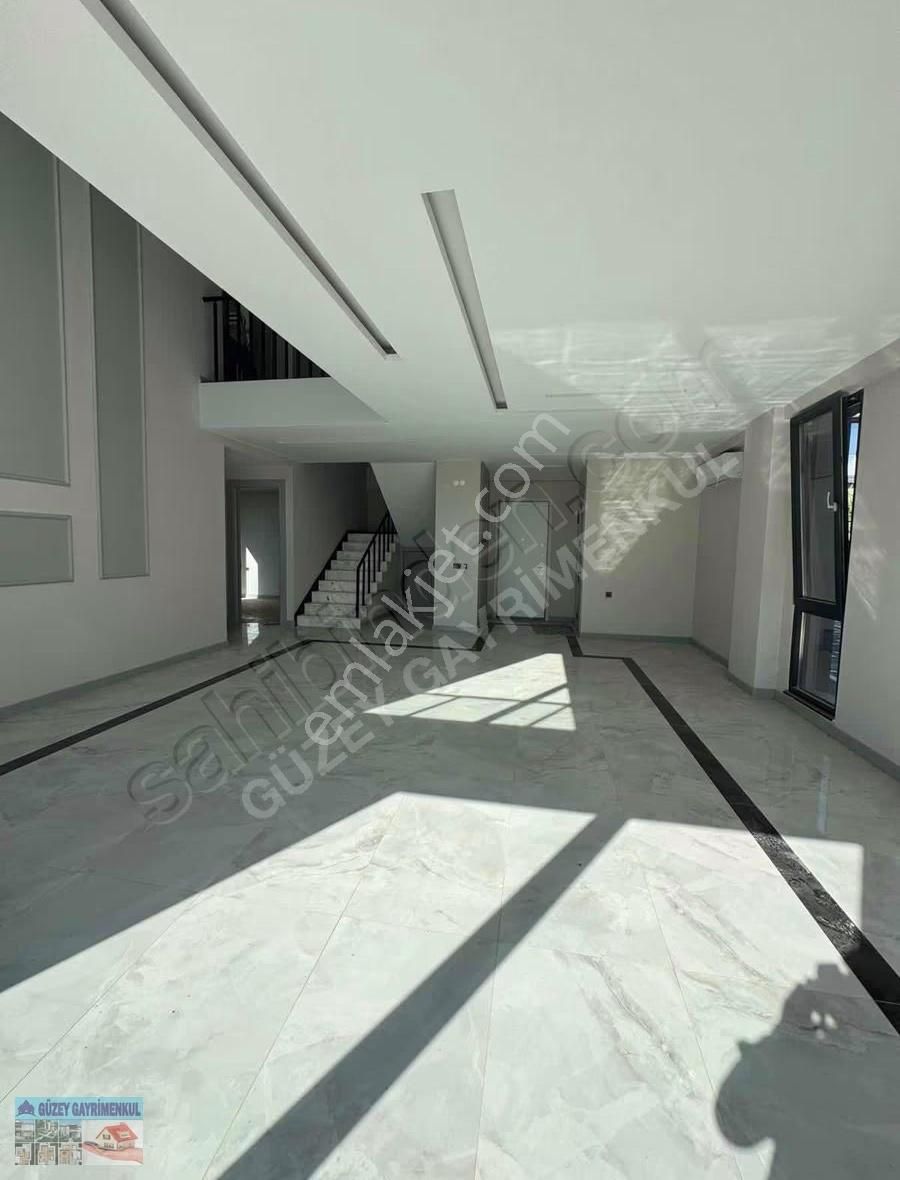 Göl Manzaralı Eşsiz Villa - Görsel 30