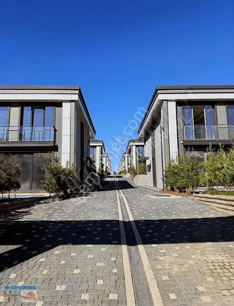 Göl Manzaralı Eşsiz Villa - Görsel 17