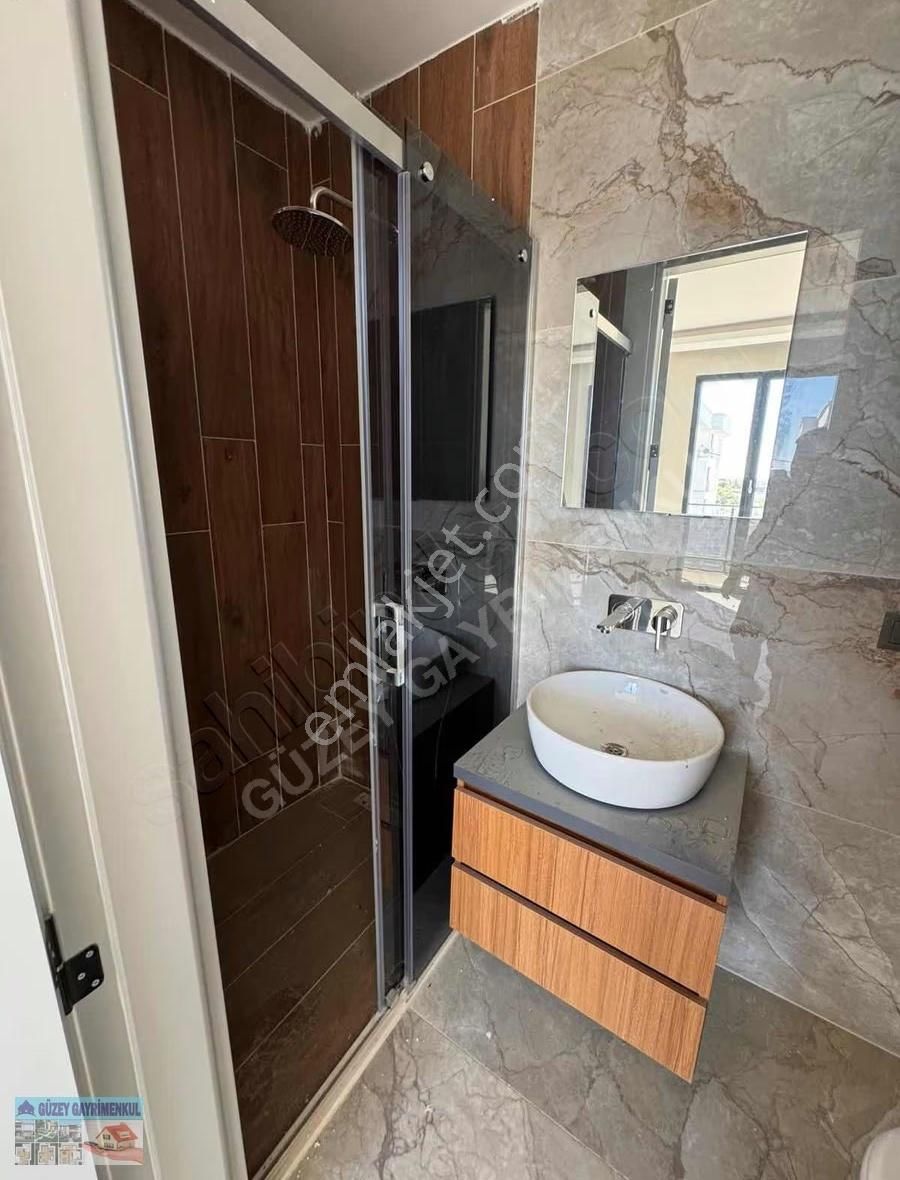 Göl Manzaralı Eşsiz Villa - Görsel 18