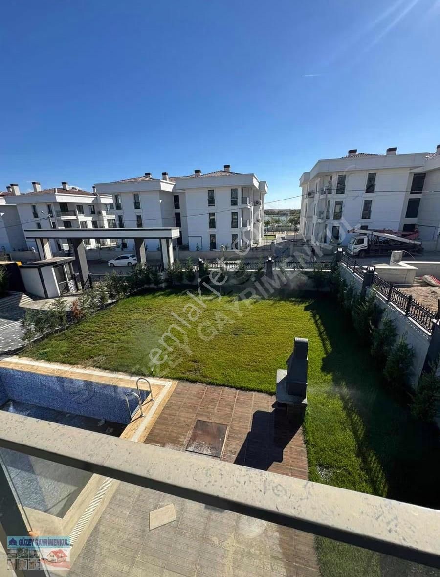 Göl Manzaralı Eşsiz Villa - Görsel 22